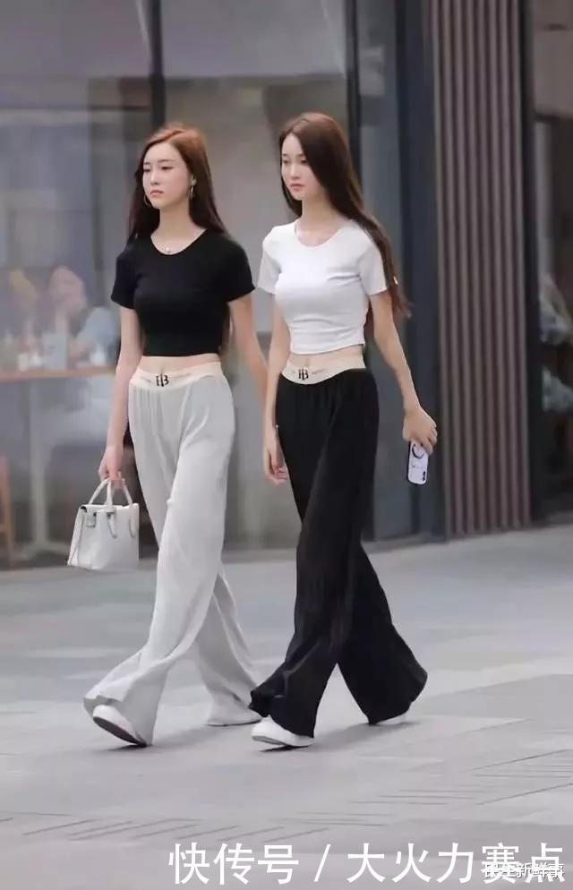 小表妹拼了,为了炫“大长腿”,裤腿中间打“地洞”