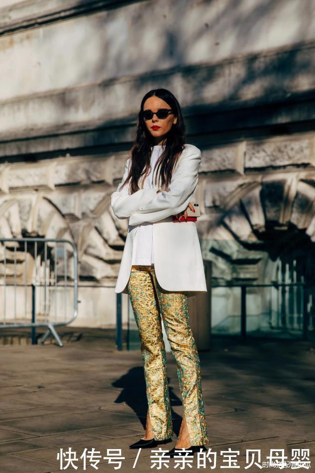 显瘦|再见阔腿裤!今年秋冬流行这条“喇叭裤”,遮肉显瘦又时髦