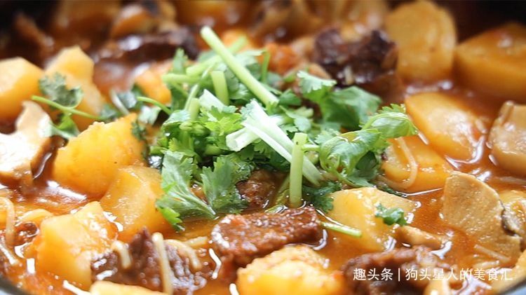 长假在家不想做饭，教你一个做法，土豆牛肉一锅炖，能吃两碗饭