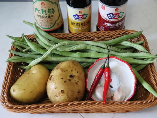 快手|土豆烧豆角，简单快手家常菜，口感好味道浓，隔三差五吃一回
