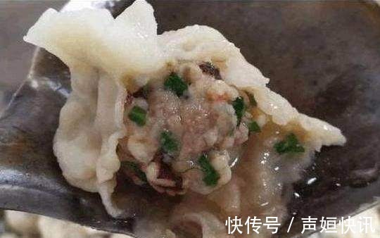 周末回农村老家，婆婆做的饺子连吃两碗，看到饺子馅一脸惊讶