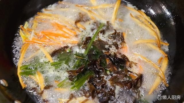 秋季要多喝这汤,看着就很有营养,暖胃又驱寒,明星在家也做了