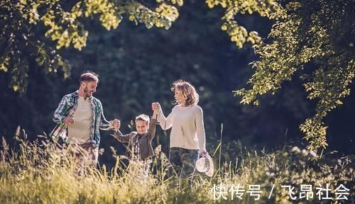 爱的教育|出生在一个有爱的家庭,孩子会更加有底气,父母记住3点