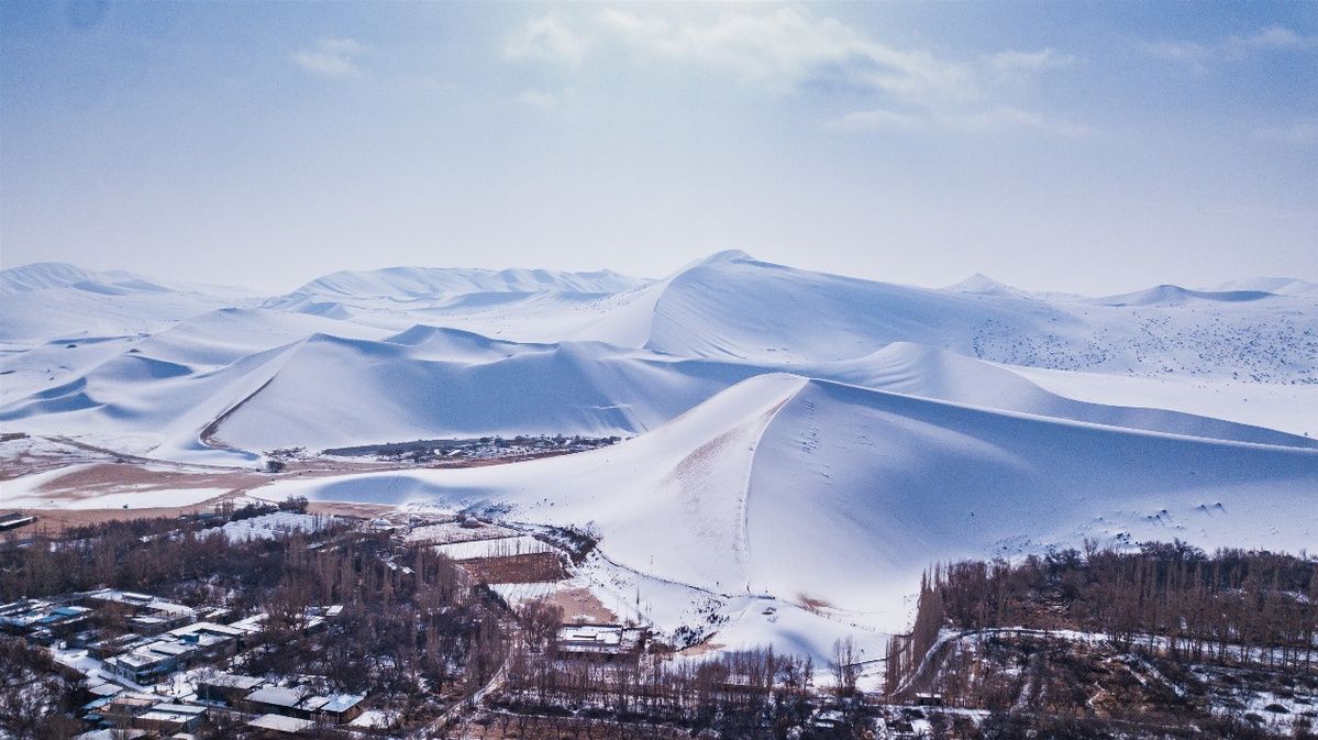 大漠|甘肃敦煌：雪落敦煌大漠