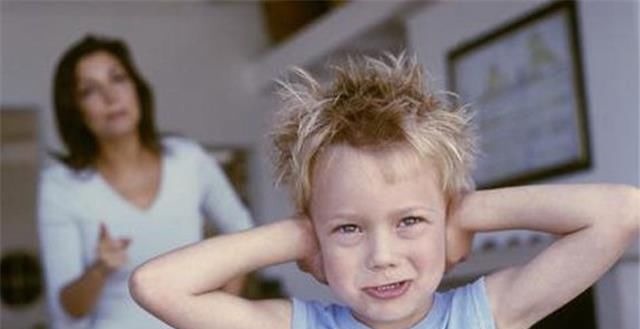 巴掌|7岁女童倒地猝死,死因每个家长都在犯,为了孩子请摒弃坏习惯