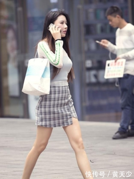 包臀裙|街拍:美女紧身衣搭配包臀裙性感完美的身姿魅力十足