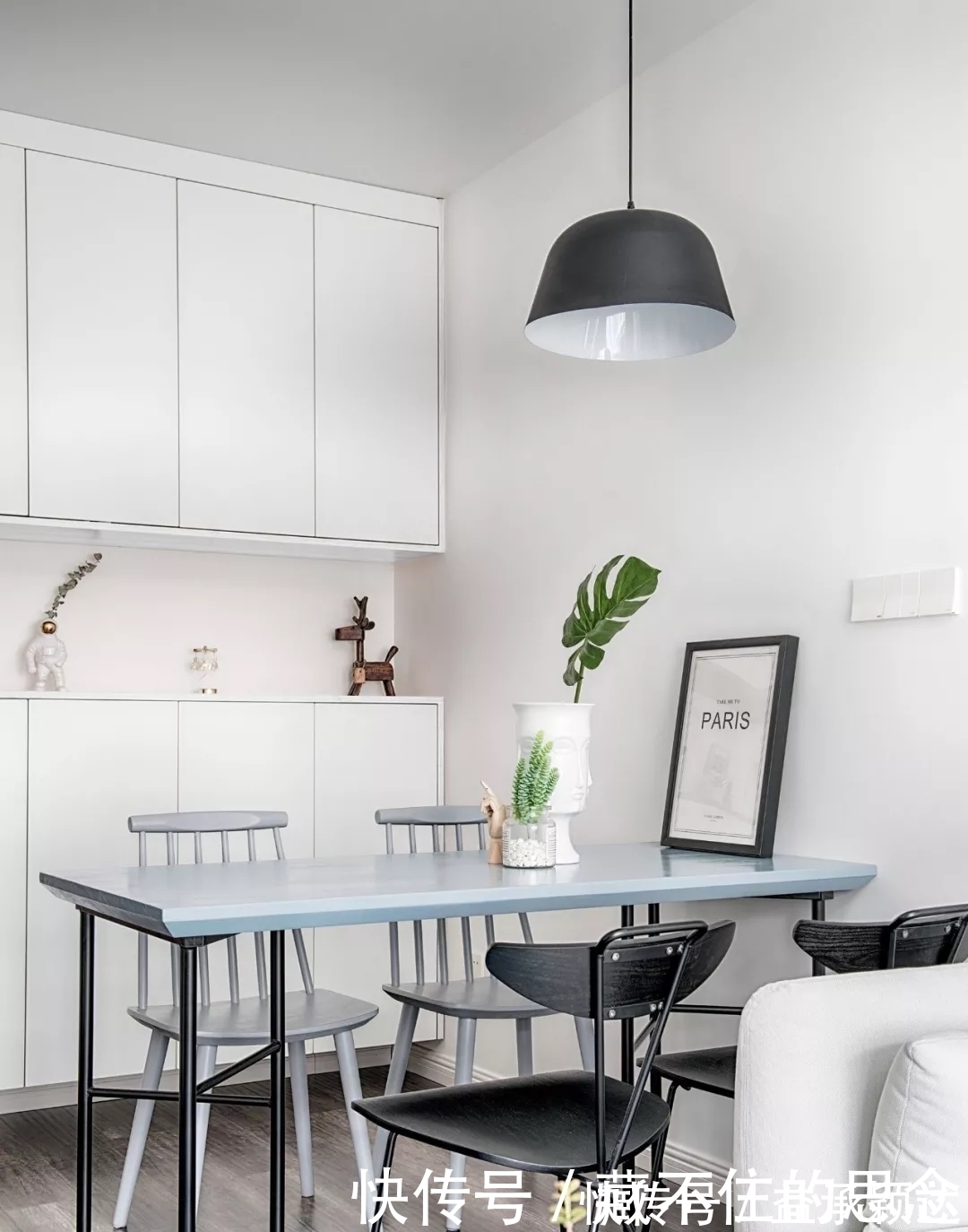 橱柜|是谁想出来的,厨房橱柜底部留空一格,没想到做饭这么实用!