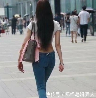 尴尬|凶猛，这么紧身的牛仔裤还得往里推，网友尴尬的癌症已经犯了