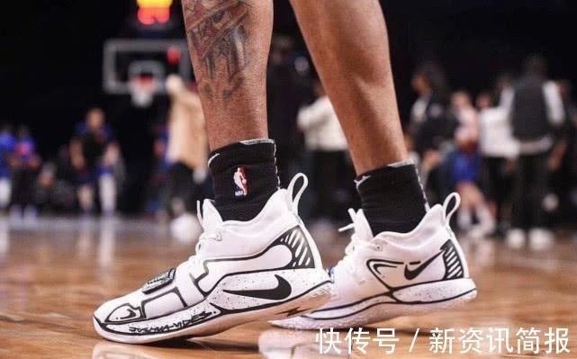 KT5 二次元配色还是鸳鸯款,这双KT5配色可以!心意足够,但有点过时!