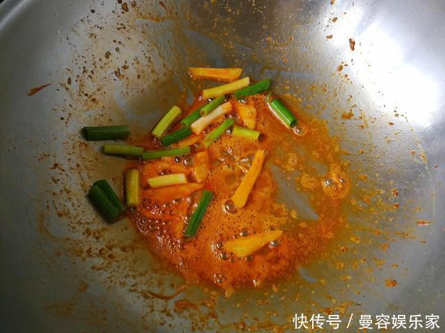 浪费|豆腐炖虾仁,虾头可不要浪费,放几个营养翻倍,连味精都省了