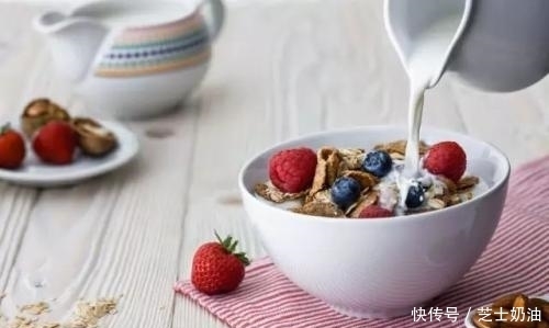 不想骨质疏松,2点建议做好了或许老了不疏松