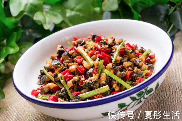 郫县豆瓣酱|夏季田螺正当时,洗田螺别只会放盐,多加2味料,吐沙快速又彻底