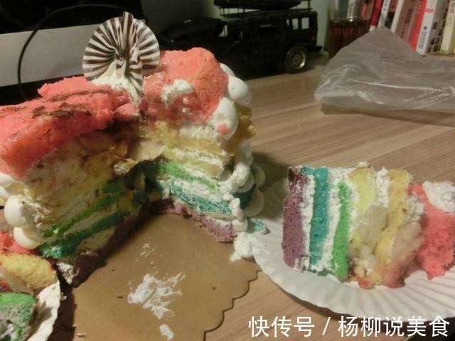 5款专为强迫症制作的蛋糕,图4满载科技感,图5是块“玻璃心”