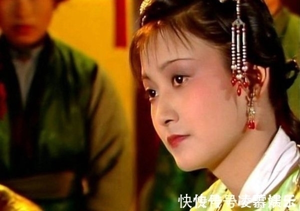 贾府@红楼梦中,迎春的母亲比赵姨娘厉害十倍,那迎春是嫡出还是庶出?