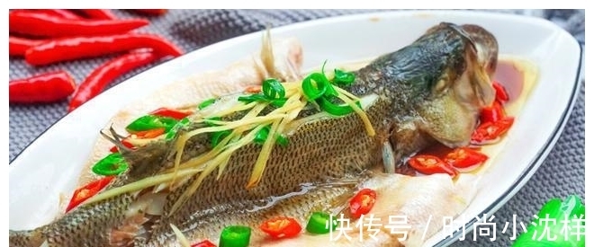 清蒸|不管蒸什么鱼,这个步骤都不能省!鱼肉细嫩无腥味,赶快学学吧