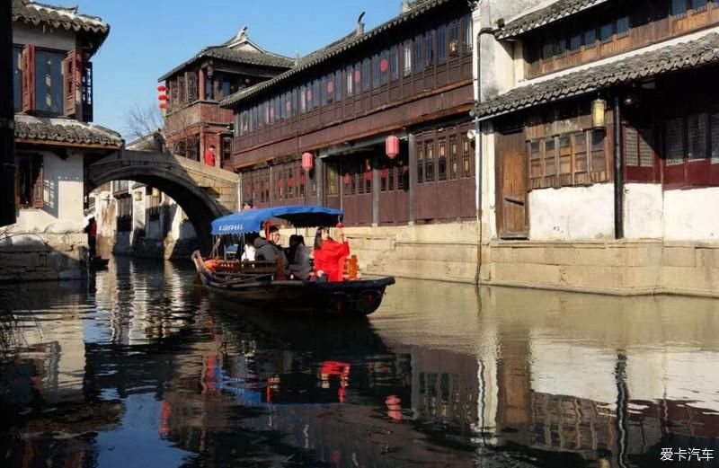 老年|走进富有年味的周庄