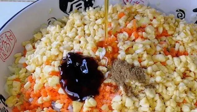 包饺子别放肉和鸡蛋了,用它做馅料,比肉饺子还香,营养还补钙