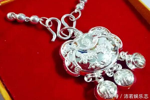 女性常年佩戴银手镯,三个变化令人羡慕不已,但有一类人慎戴