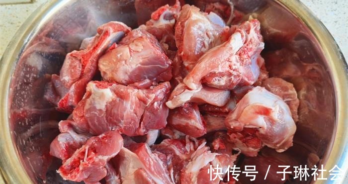 滋补|冷天,多给喝此道汤,比喝羊肉汤强,一周吃一回,滋补强身过寒冬