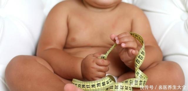 过度肥胖|宝宝一直跟奶奶生活,妈妈“强行”接走,半年后宝宝大变样!