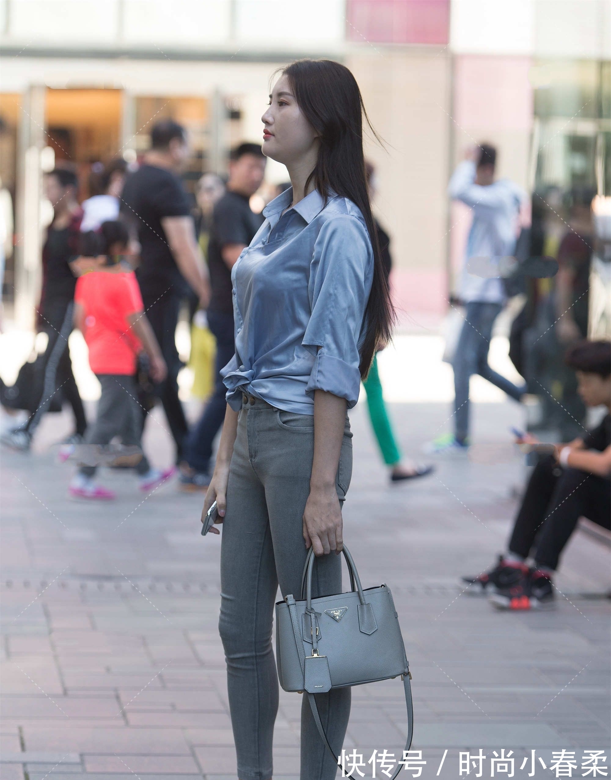 冰丝 设计感十足的衬衫,冰丝面料看起来很高级,搭配牛仔裤就行