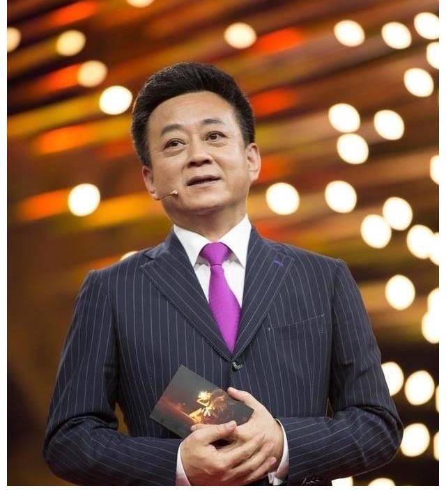 朱军,终于在央视复出了?57岁精神焕发精神饱满