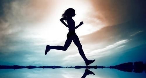 跑步|每天坚持跑步的人,身体会怎么样?早晨空腹跑步好不好?