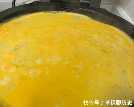 营养|鸡蛋别只会炒,我家就爱这么吃,鲜嫩美味营养多,出锅就被抢光!