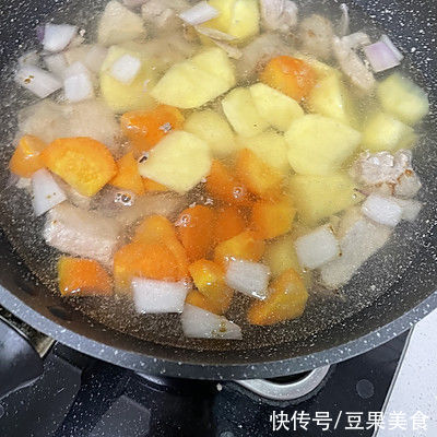 #暖冬酱在手，嗨吃部队锅# 超下饭！韩式炖猪排