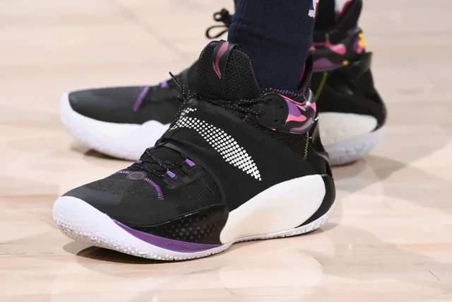 NBA球员上脚：Kobe9全明星配色，范乔丹的闪击7很帅