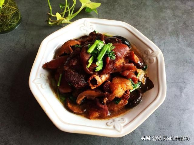 猪蹄煲|入秋转凉，这道菜可以安排啦！20元一斤，炖一炖滋补又馋人，香