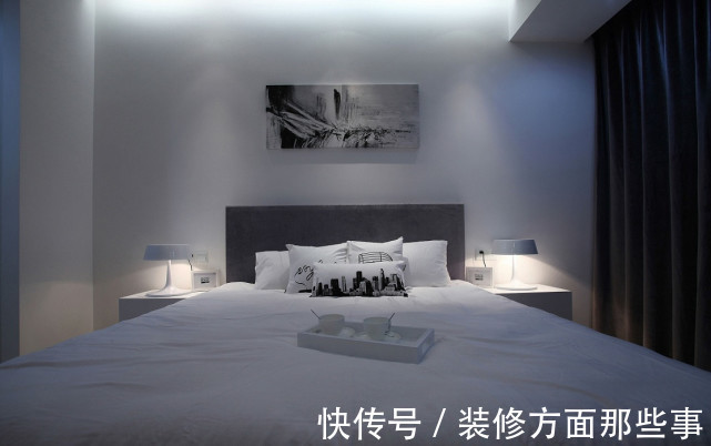 家具|93平纯白色的主色,配上原木色的家具,极简与质朴合二为一