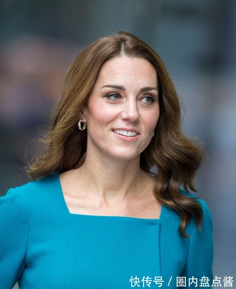 锁骨卷|凯特王妃换发型了!老气长发变迷你“锁骨卷”,优雅俏皮年轻10岁