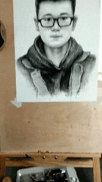 |搞笑GIF动图:这碗面实在是太辣了,把这位大哥辣得半天没缓过来