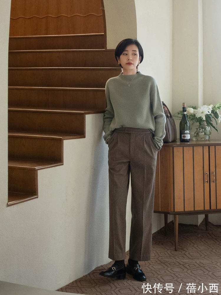 穿搭|终于找到适合普通女生的单品了,冬季穿“毛衣”是首选,高级时髦