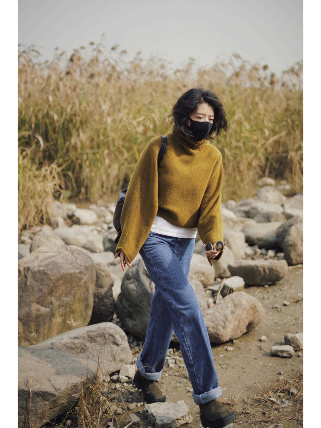 直筒裤 冬天大衣别再配裙子了!与卷边直筒裤搭配,保暖舒适还有气场