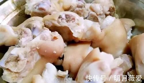入味|炖猪蹄时，不可直接放盐，多加一点“它”，猪蹄软烂入味不油腻！