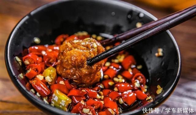 炸萝卜丸子,加面粉还是淀粉大厨都不对,加这2样,酥脆可口!