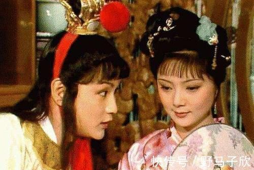 薛宝钗&宝玉的一句“体丰怯热”,为何让宝钗当众发飙,怒怼宝黛二人?