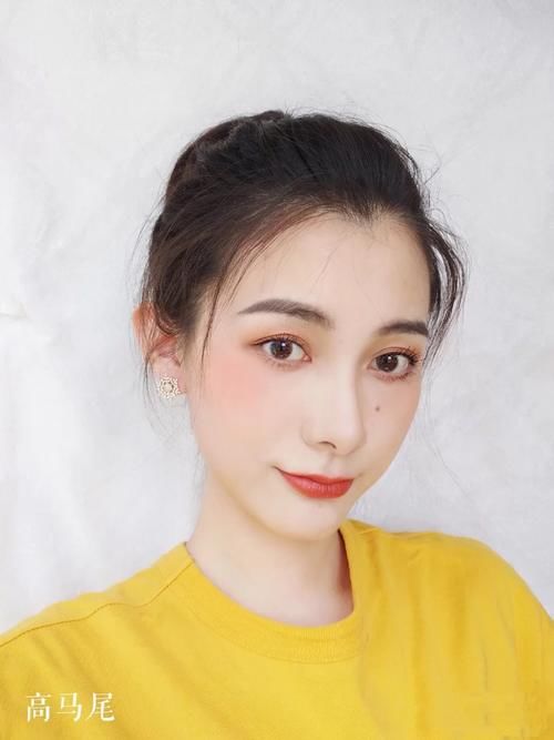 30多岁头发怎么扎有气质，几组好看的发型，美丽又优雅