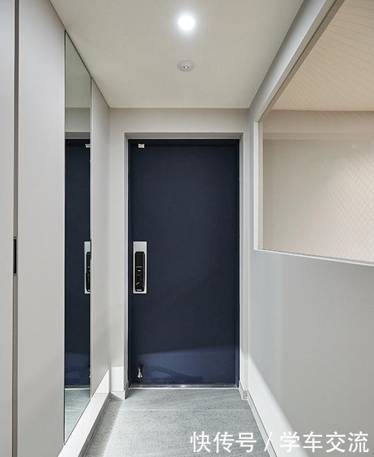 玻璃门|跟国内不一样，韩国入户装三轨玻璃门单独分出玄关，室内一尘不染！