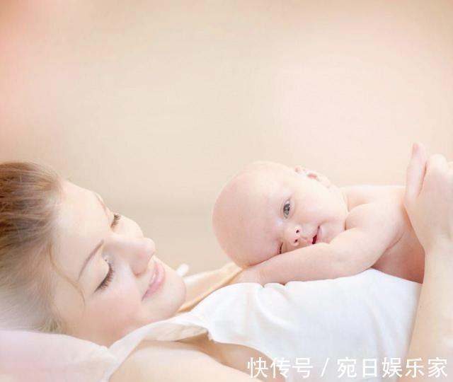 儿科医生|5个月宝宝还不会翻身医生别再一直抱着宝宝了,让他多趴一趴吧