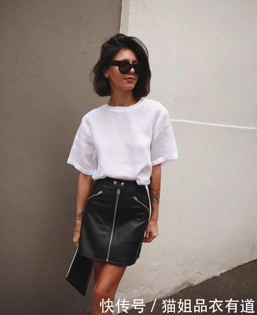 穿白T太俗?那是你不懂!她的“穿搭要点”全是小心机,自拿不谢
