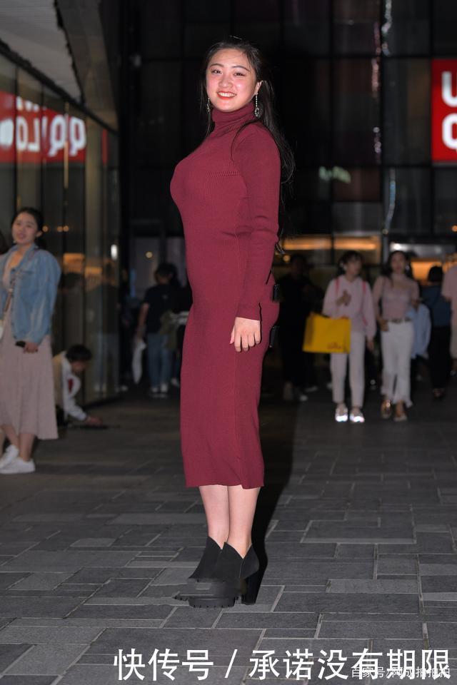 红色连衣裙的热情似火,挑选时要适合自己,穿出高级感