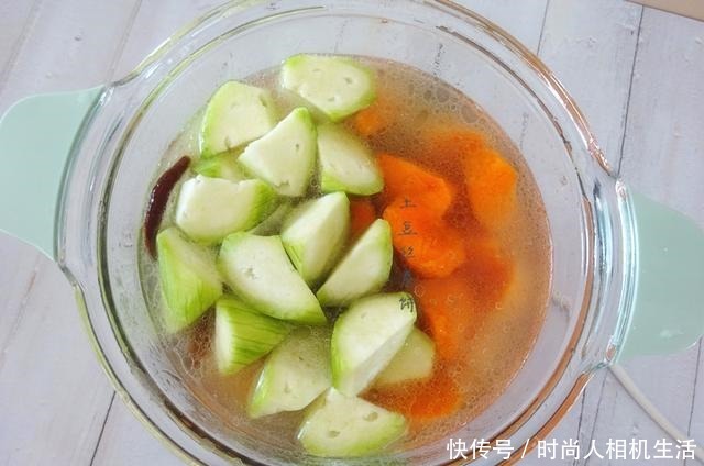  滋补|入冬了，多给家人做这汤，简单省事，双重滋补，应季而食温暖过冬