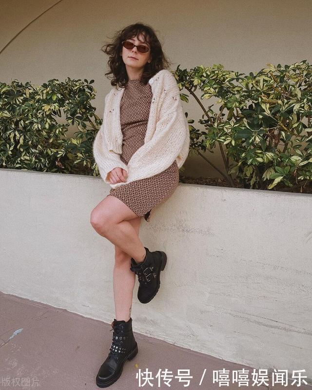 今年不流行风衣了，时髦精都穿“针织开衫”，遮肉显瘦美得不一般