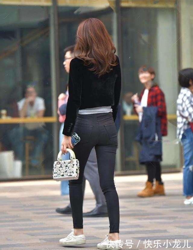 领口 打底裤可多种时髦风格轻松切换,风格干净时尚,秒变妙龄少女