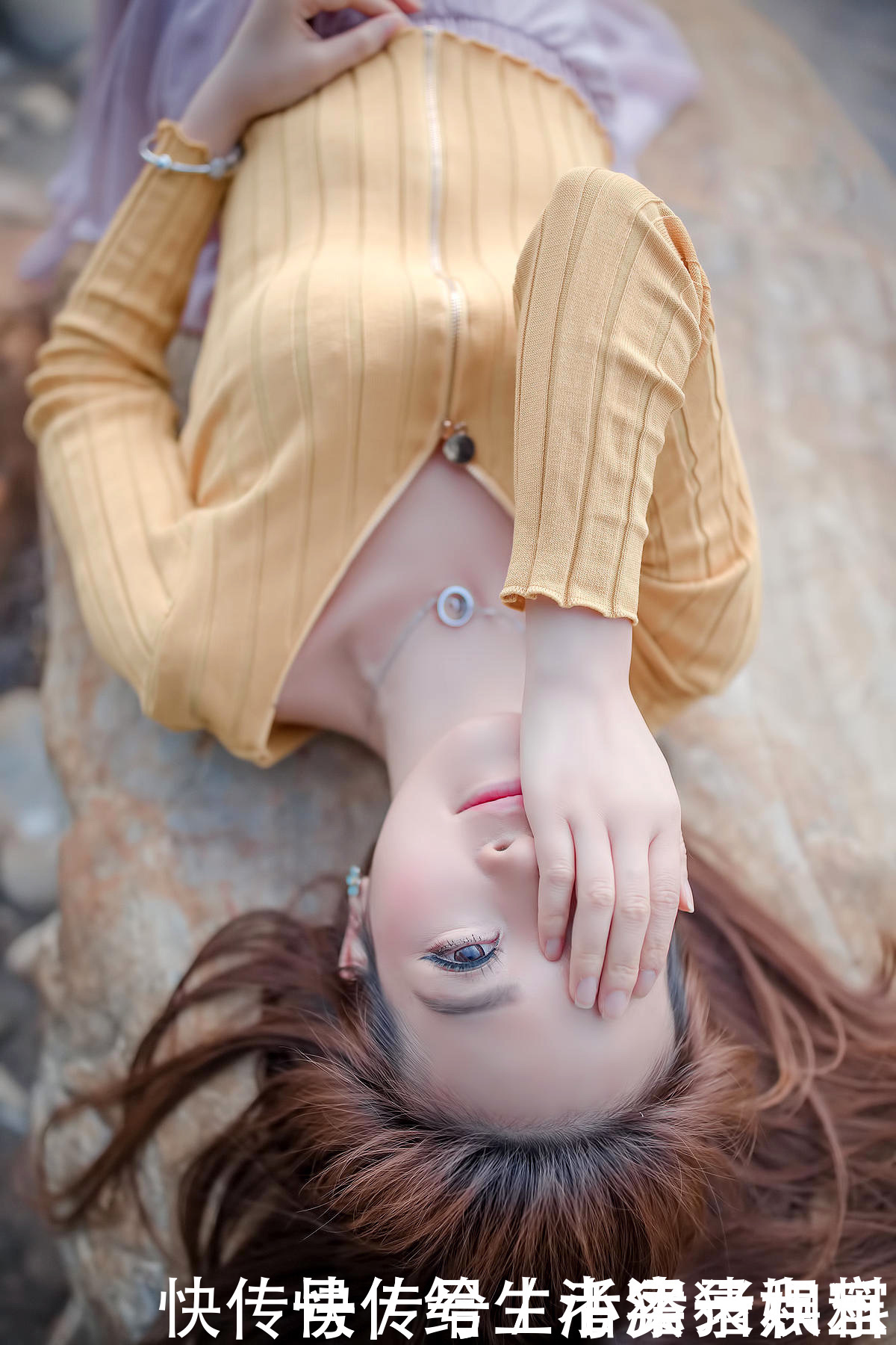 长发|长发美女黄色小衫丝质长裙海边清新写真美极了