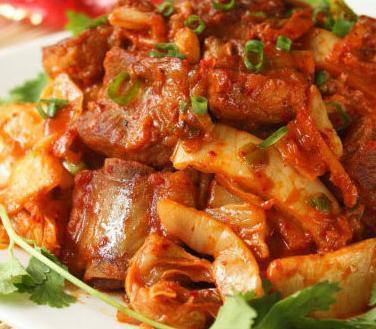 朋友来家里小聚,做几道鲜香入味的美食,朋友都夸赞比饭店的好吃