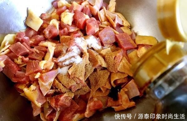 继老干妈之后,又有一种中国美食在国外爆火,老外根本停不下来